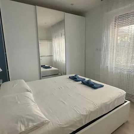 Bilovarazze With Terrace *