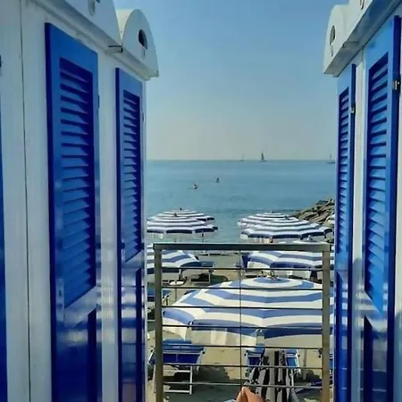 Bilovarazze With Terrace Apartment Varazze